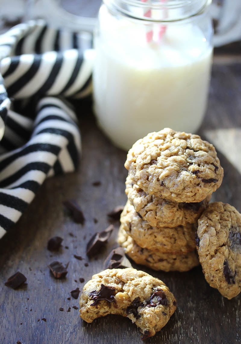 Soft and Chewy Oatmeal Dark Chocolate Cookies made with whole grains for only 100 calories per cookie | dishingouthealth.com