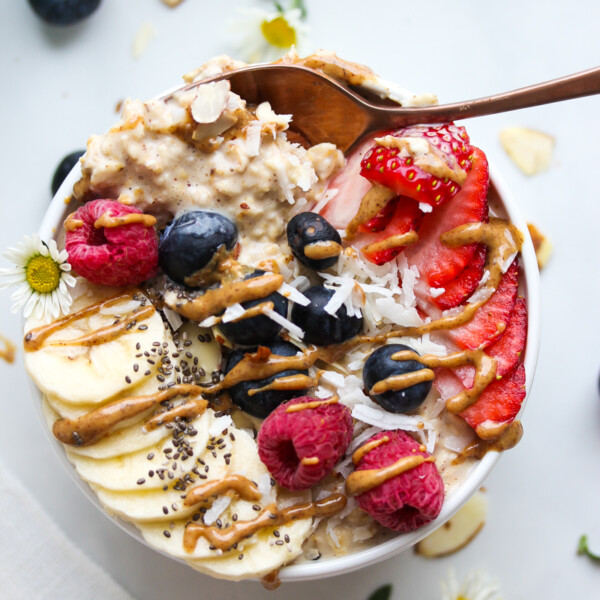 Vanilla Maple Almond Butter Overnight Oats | Dishing Out Health