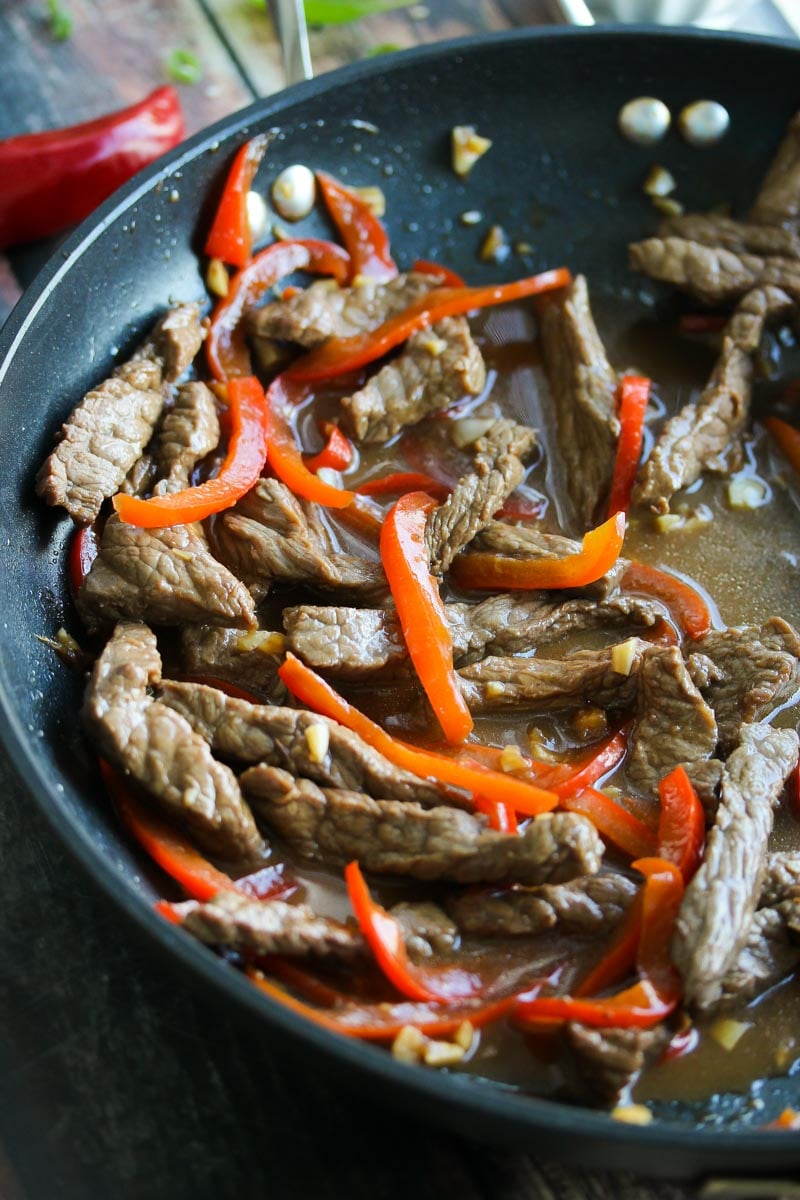 Korean Beef Bowls with Chili Aioli | dishingouthealth.com