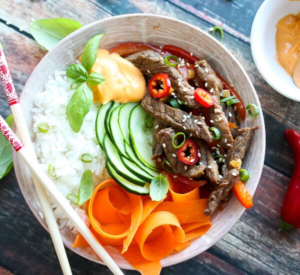 Korean Beef Bowls with Chili Aioli | dishingouthealth.com