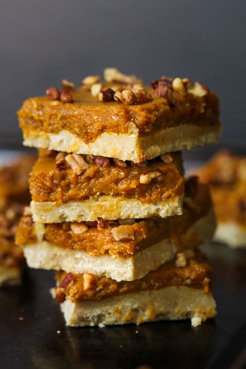 Raw Pumpkin Pie Bars (gluten free, vegan-friendly) | dishingouthealth.com
