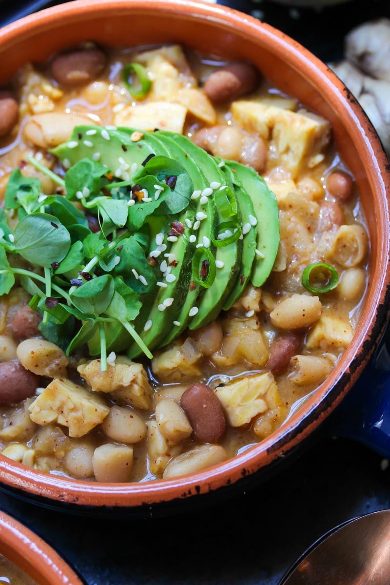Miso Tempeh Chili (Vegan) | dishingouthealth.com