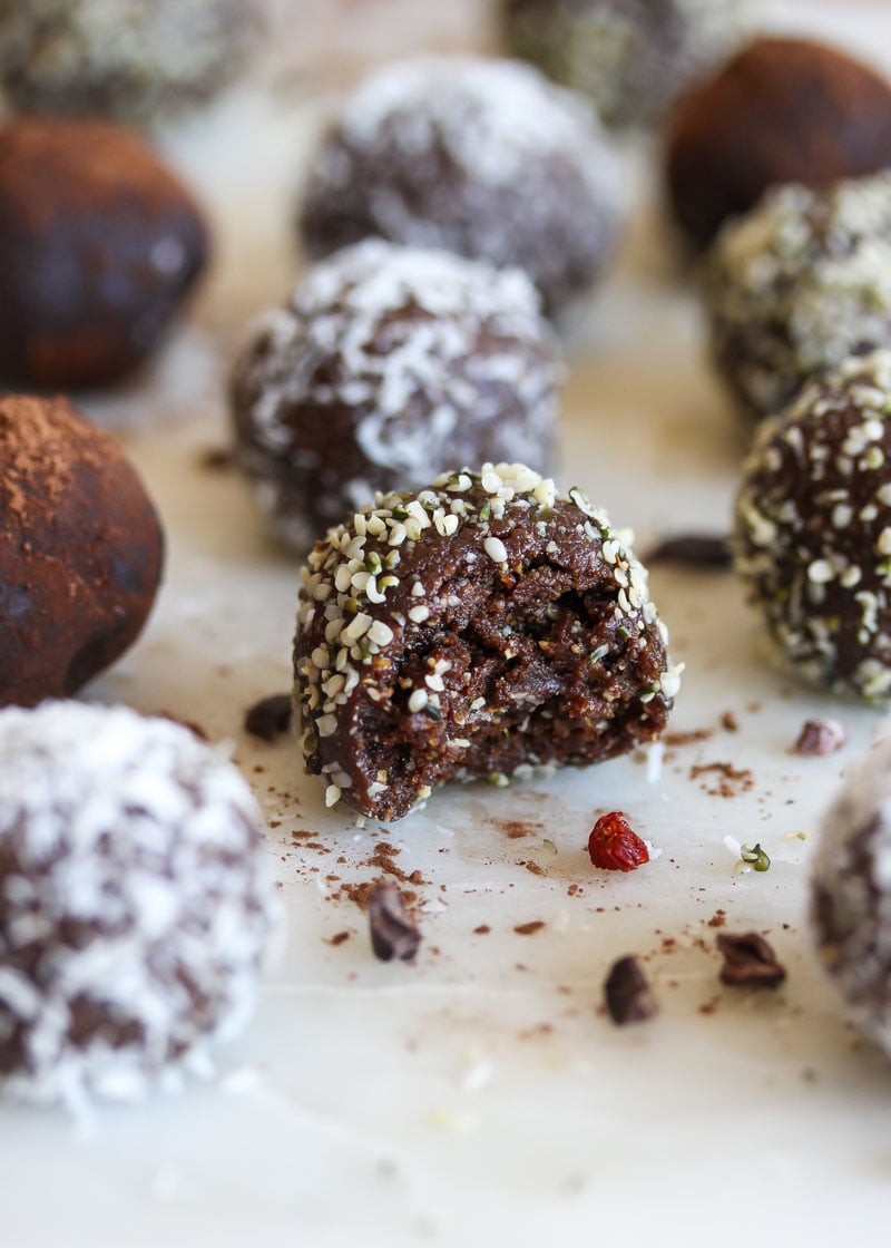 Raw Superfood Brownie Bites (vegan, gluten free) | dishingouthealth.com