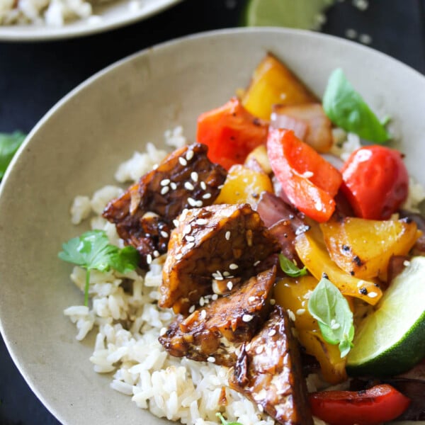 Orange Teriyaki Tempeh Bowls | dishingouthealth.com
