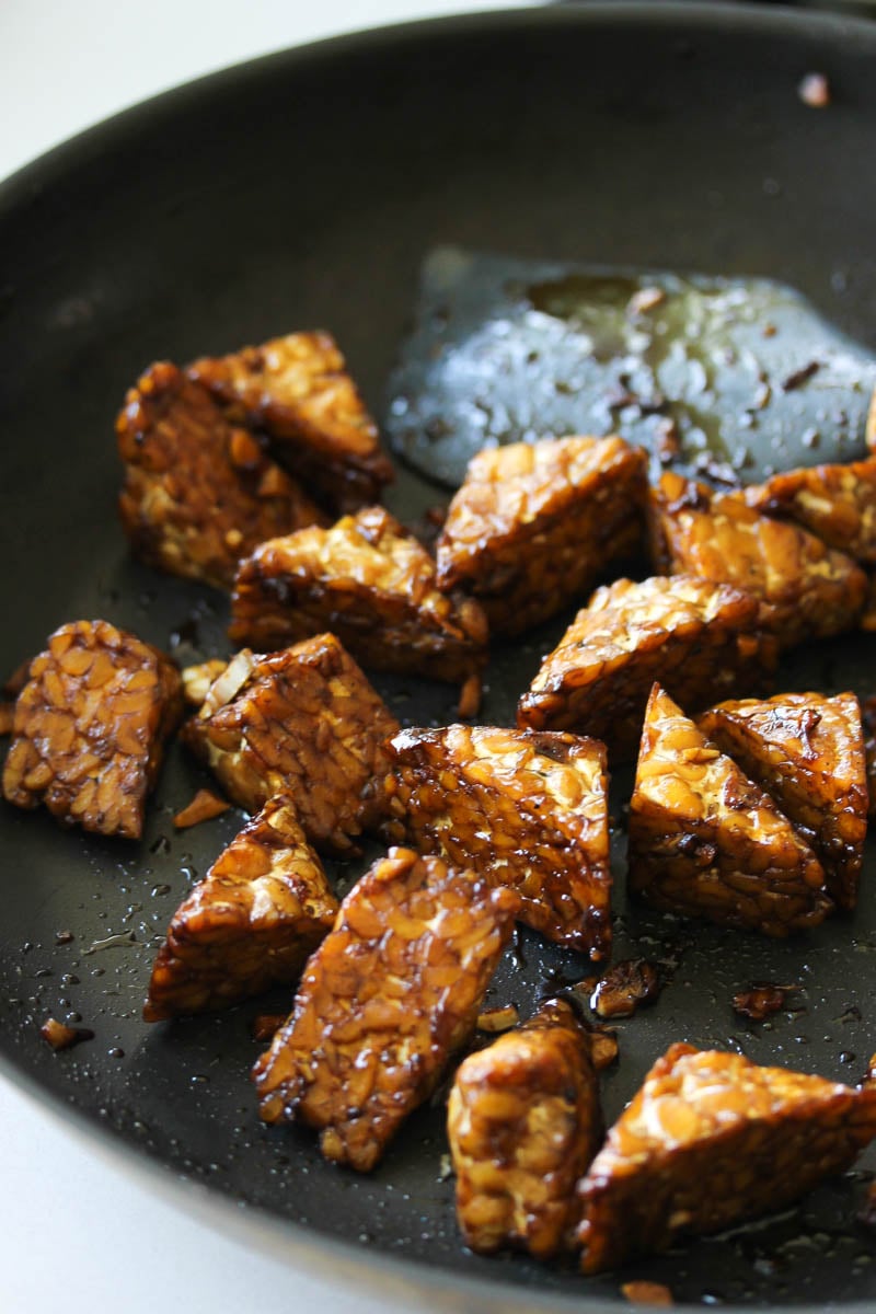Orange Teriyaki Tempeh Bowls | dishingouthealth.com