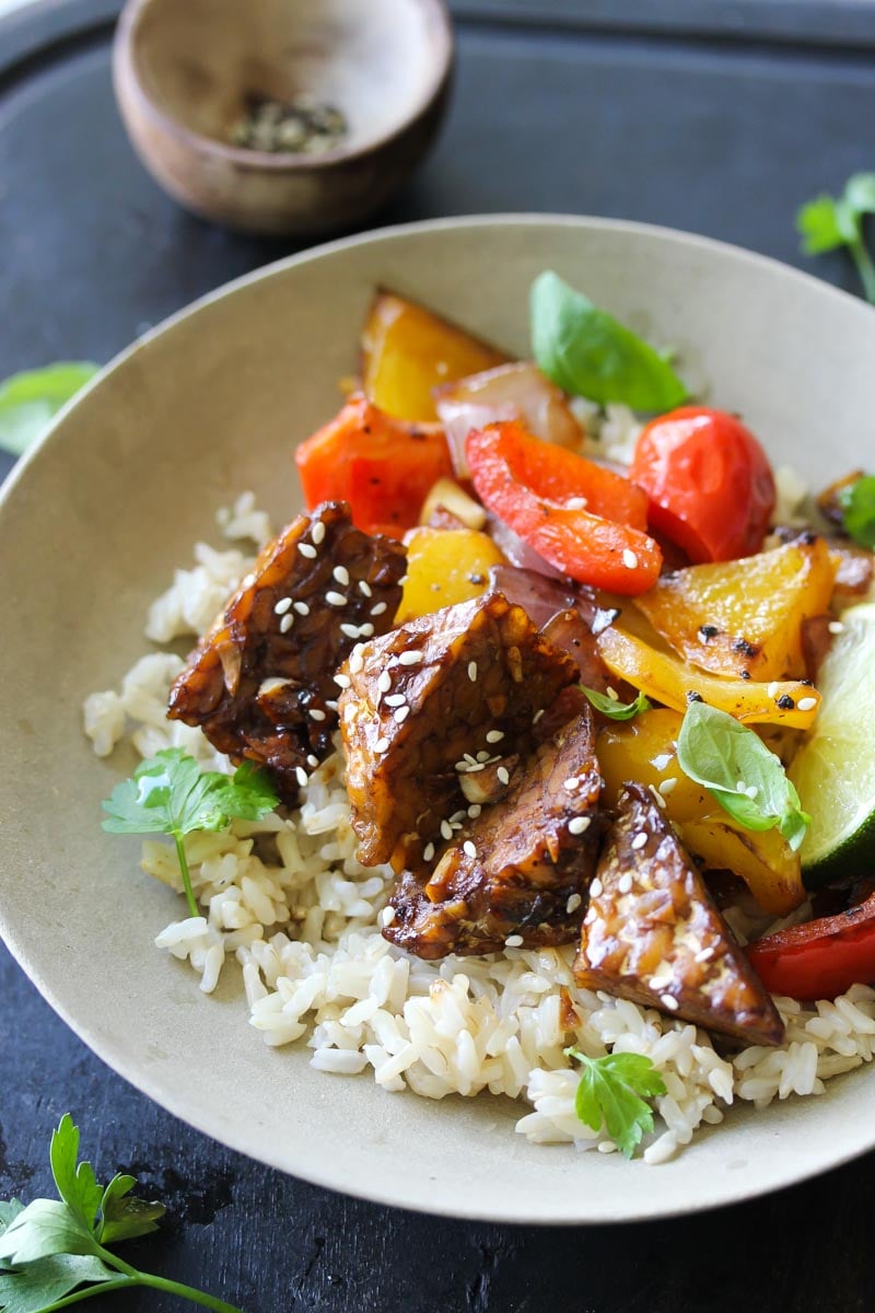 Orange Teriyaki Tempeh Bowls | dishingouthealth.com