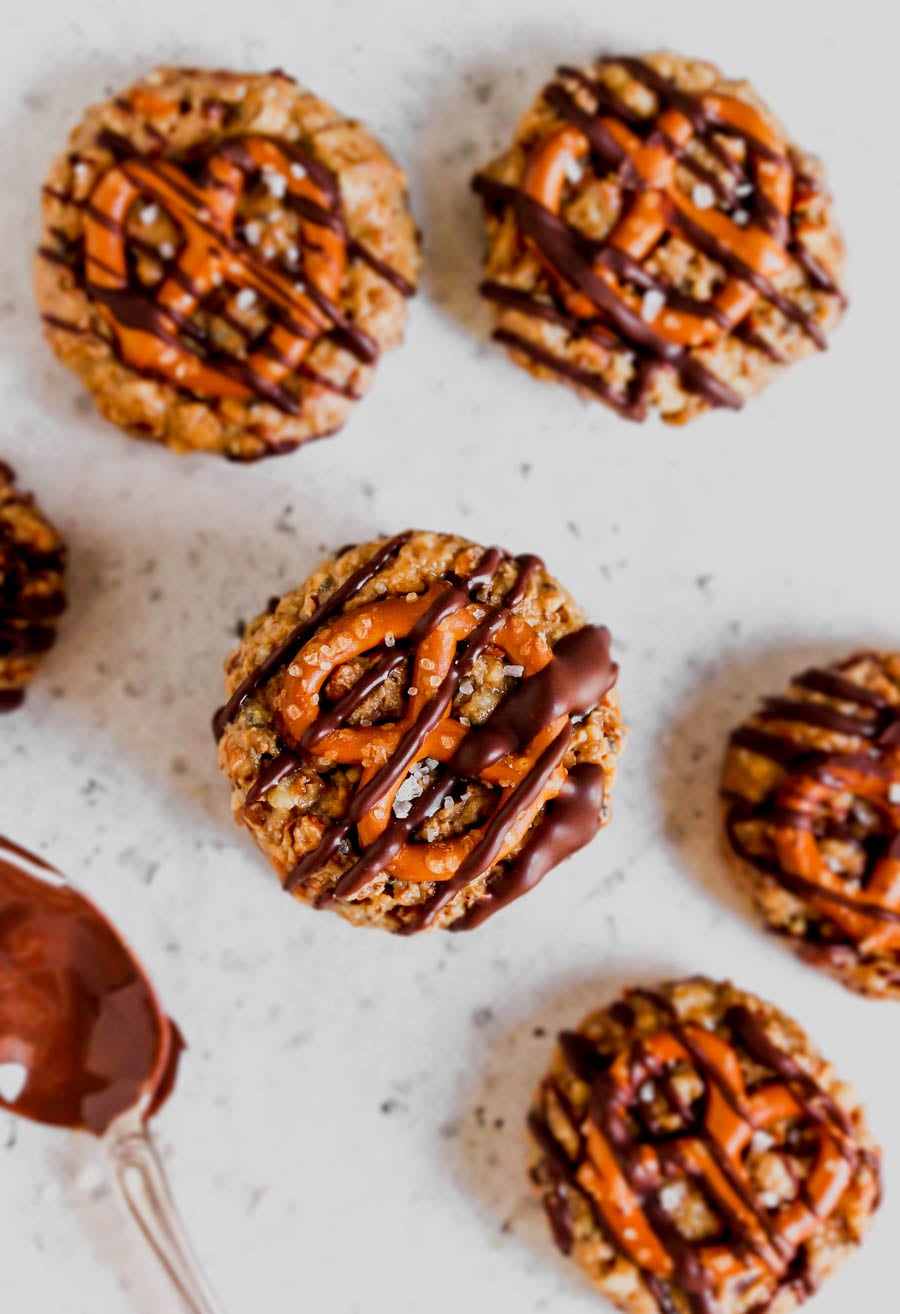 No-Bake Salted Chocolate Peanut Butter Pretzel Cookies