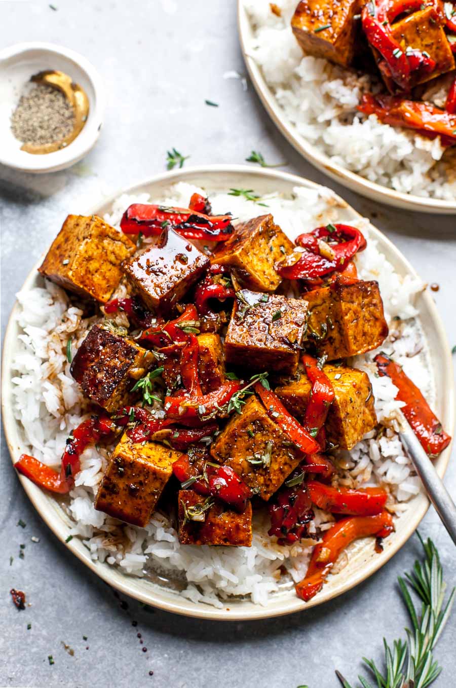 Balsamic-Marinated Tofu Served with Rice
