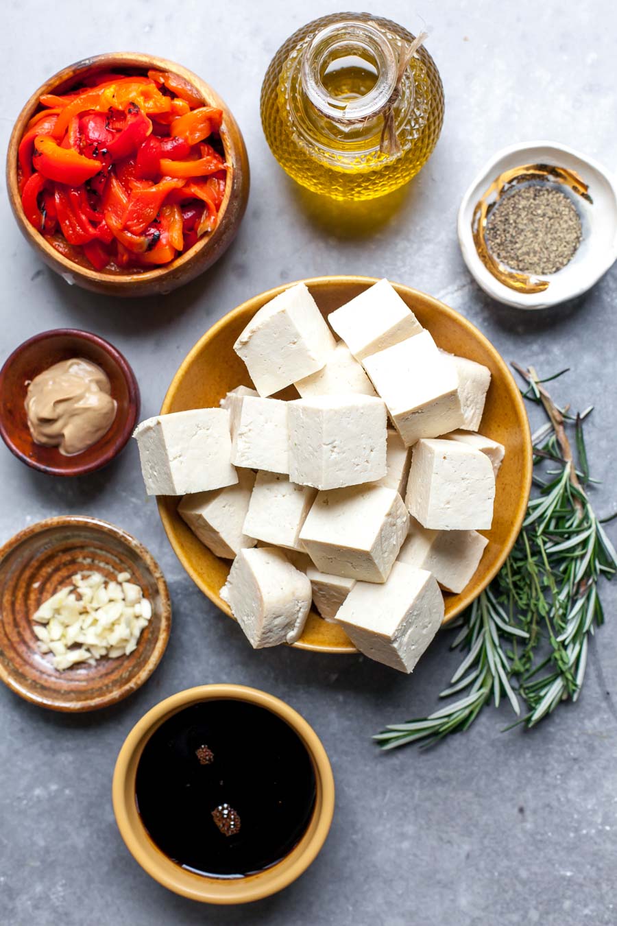 Ingredient assembly including tofu and the makings for balsamic marinade