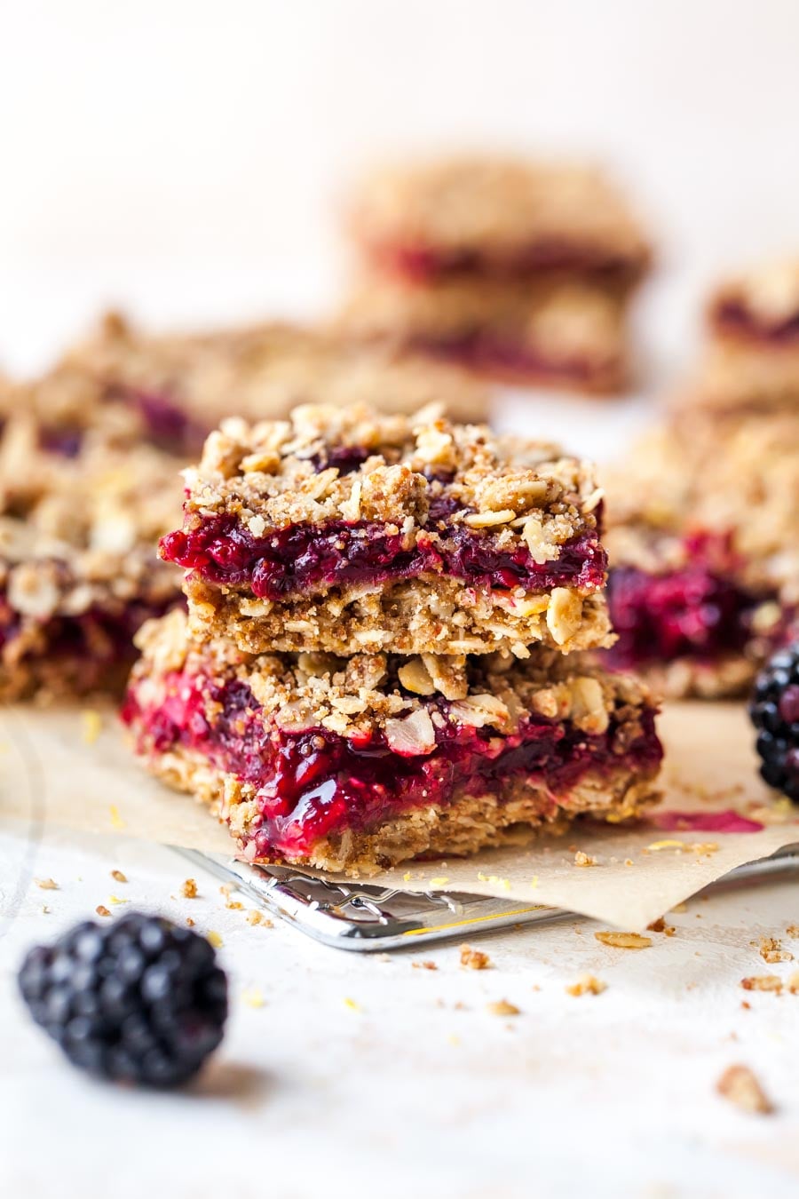 Whole-grain oat and berry crumble bars for healthy snacks