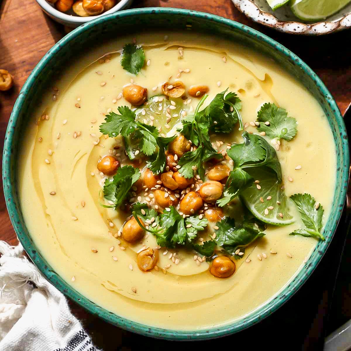 Green Curry Cauliflower Soup