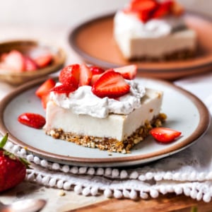 Vegan Strawberry Cheesecake Bars